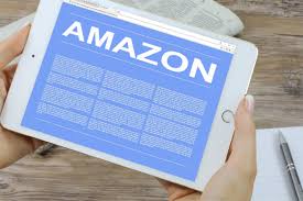 Acesse o site oficial do Amazon Associados (é só procurar no Google). Clique em “Inscreva-se” e entre com sua conta da Amazon (ou crie uma).