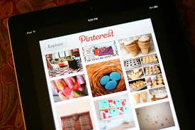 Se você tem um produto digital na manga, por exemplo: um e-book, curso online, planilha editável ou até um pacote de presets, o Pinterest pode ser a sua melhor vitrine.